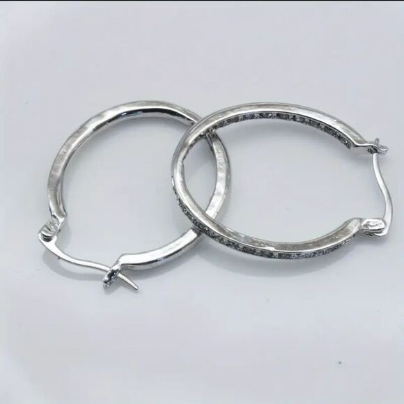 🆕💠 Glamorous Rhinestone Hoop Earrings - Picture 3 of 5